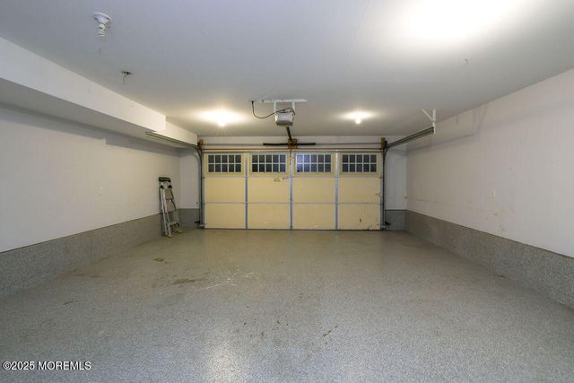 5 Popper Street, Manahawkin, NJ 08050