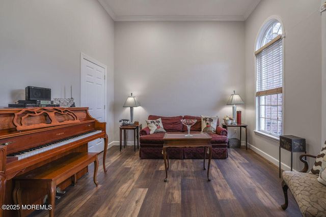 5 Popper Street, Manahawkin, NJ 08050