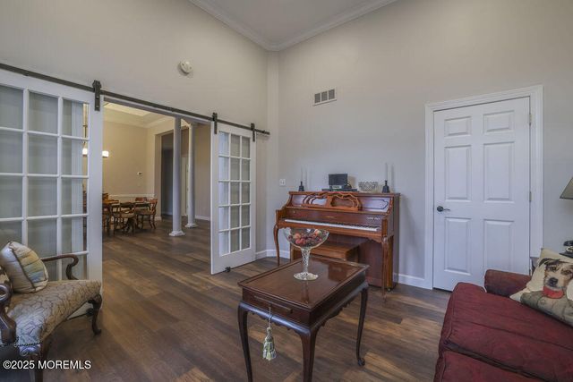 5 Popper Street, Manahawkin, NJ 08050