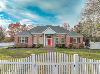 5 Popper Street, Manahawkin, NJ 08050