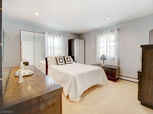 50 Cooper Ave, Roseland Boro, NJ 07068