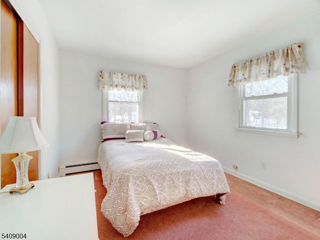 50 Cooper Ave, Roseland Boro, NJ 07068