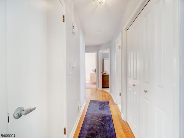 50 Cooper Ave, Roseland Boro, NJ 07068