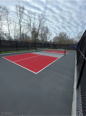 50 Cooper Ave, Roseland Boro, NJ 07068