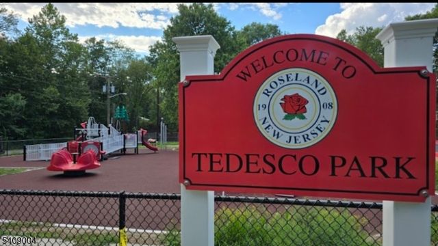 50 Cooper Ave, Roseland Boro, NJ 07068