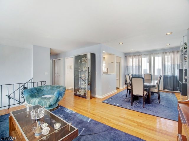 50 Cooper Ave, Roseland Boro, NJ 07068