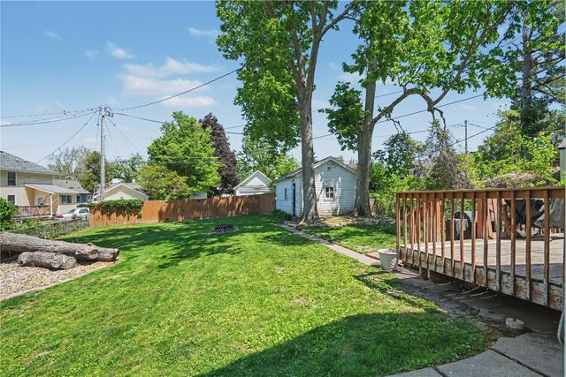 114 25th St Dr SE, Cedar Rapids, IA 52403