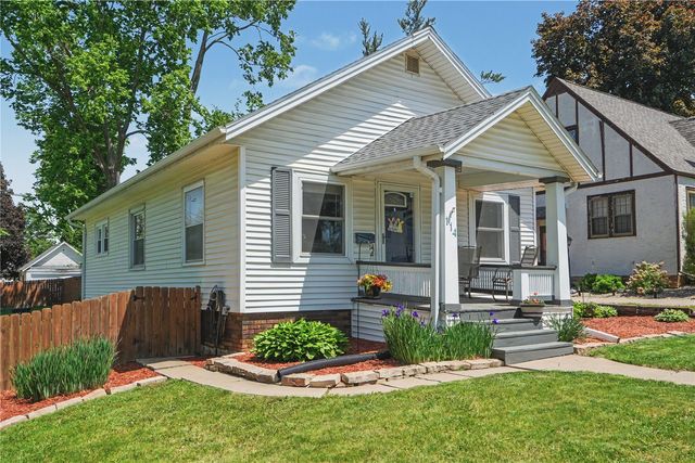 114 25th St Dr SE, Cedar Rapids, IA 52403