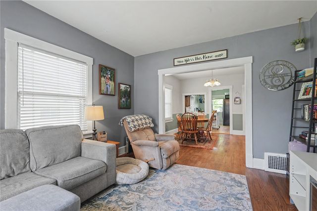 114 25th St Dr SE, Cedar Rapids, IA 52403
