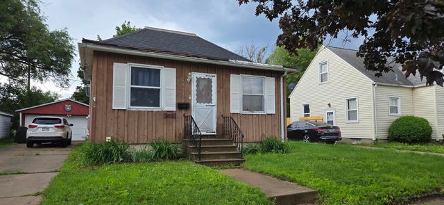 927 Newton Street, Waterloo, IA 50703
