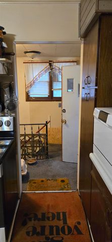 927 Newton Street, Waterloo, IA 50703