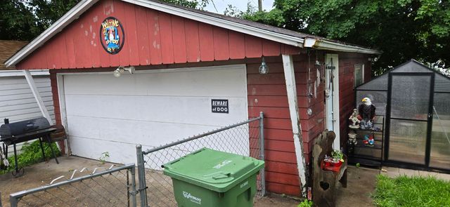 927 Newton Street, Waterloo, IA 50703