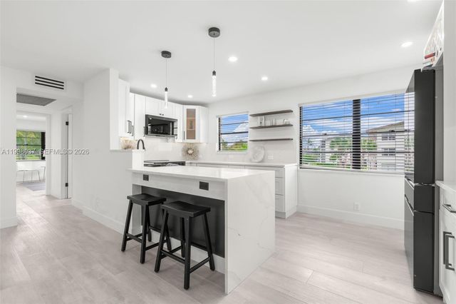319 Preston H 319, Boca Raton, FL 33434