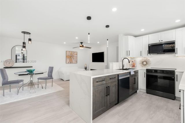 319 Preston H 319, Boca Raton, FL 33434