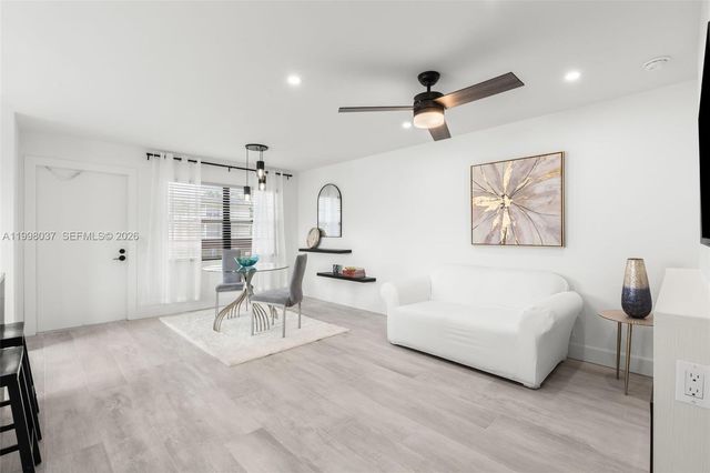 319 Preston H 319, Boca Raton, FL 33434