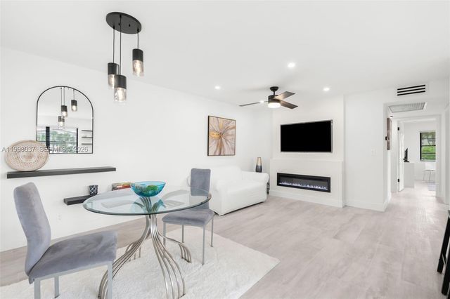 319 Preston H 319, Boca Raton, FL 33434