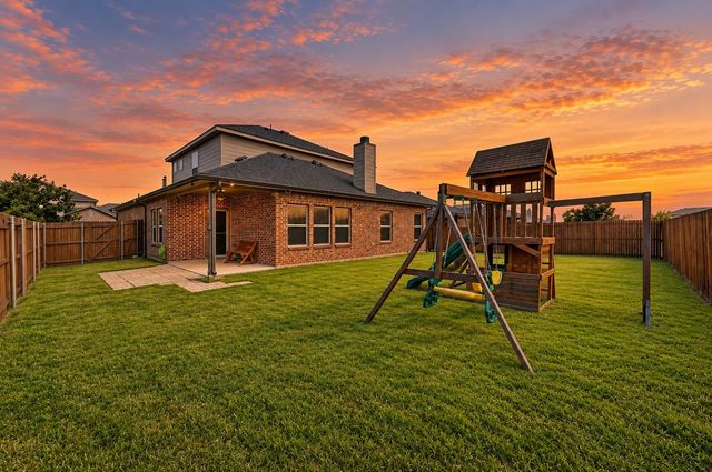 1332 Foxglove Lane, Burleson, TX 76028