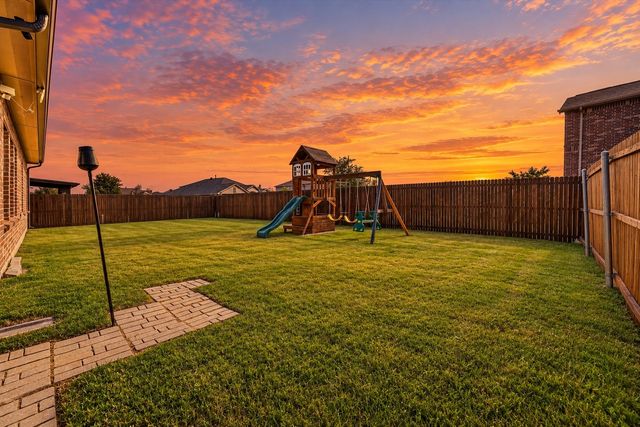 1332 Foxglove Lane, Burleson, TX 76028