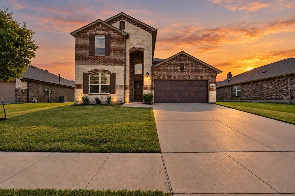 1332 Foxglove Lane, Burleson, TX 76028