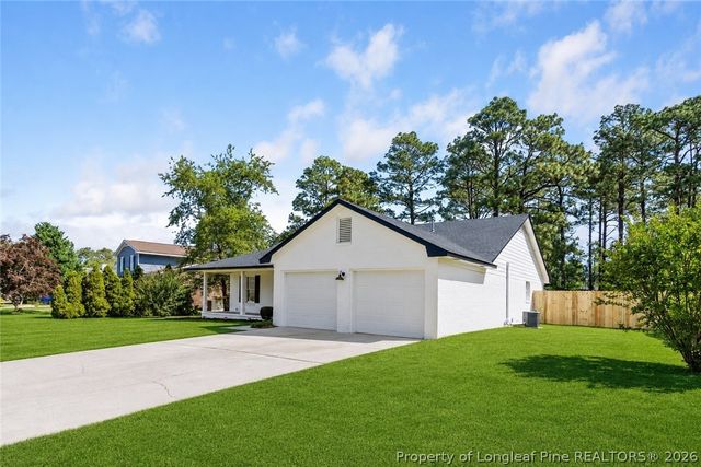 6870 Pin Oak Lane, Fayetteville, NC 28314