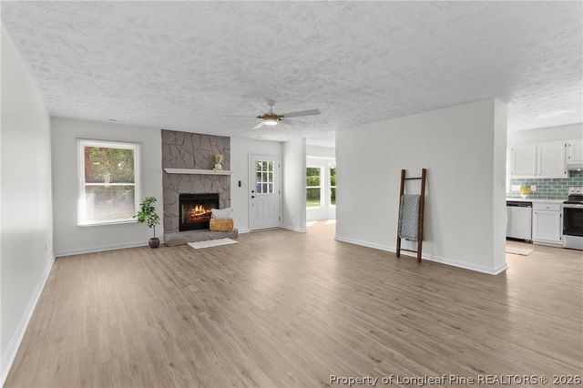 6870 Pin Oak Lane, Fayetteville, NC 28314