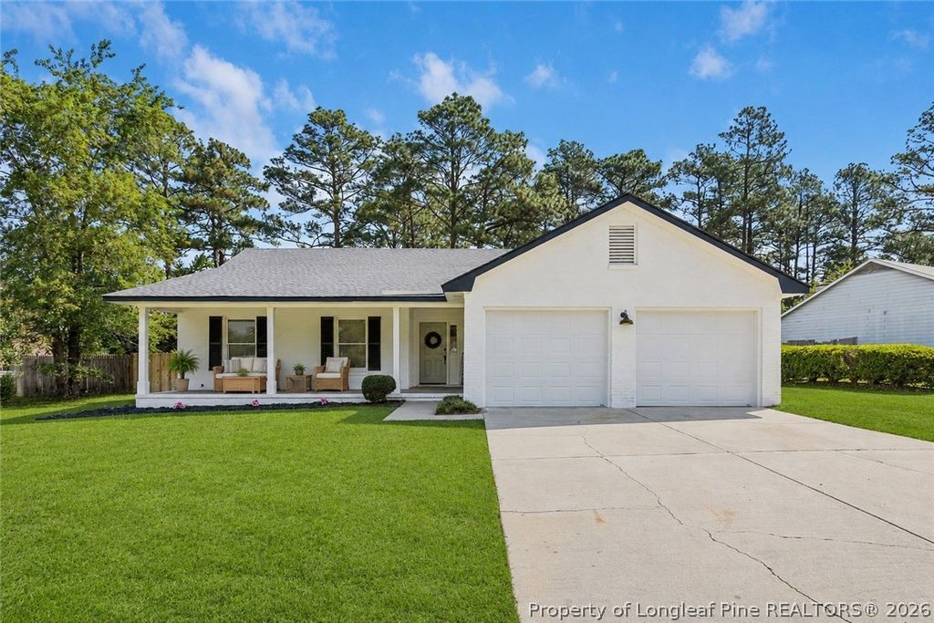6870 Pin Oak Lane, Fayetteville, NC 28314