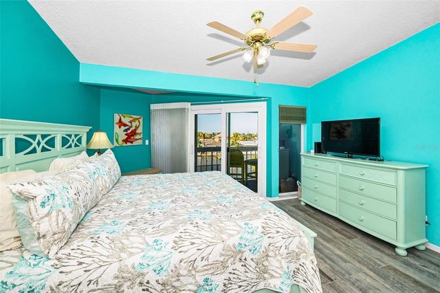 140 MARCDALE BOULEVARD, Indian Rocks Beach, FL 33785