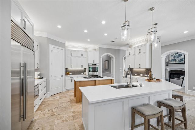95 W Ambassador Bend, The Woodlands, TX 77382