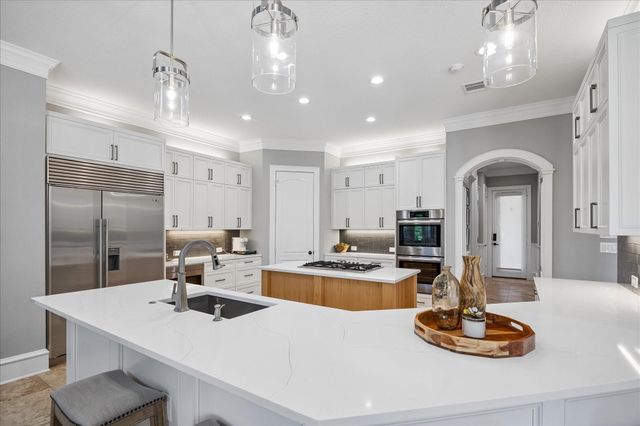95 W Ambassador Bend, The Woodlands, TX 77382