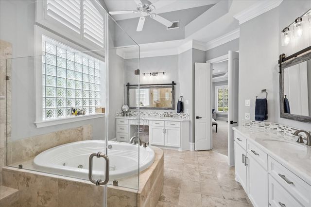95 W Ambassador Bend, The Woodlands, TX 77382