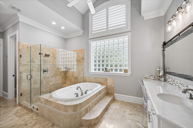 95 W Ambassador Bend, The Woodlands, TX 77382