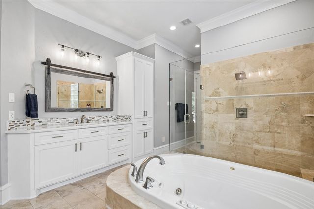 95 W Ambassador Bend, The Woodlands, TX 77382