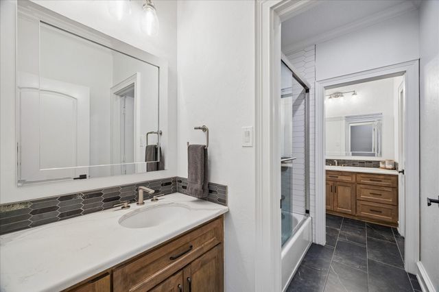 95 W Ambassador Bend, The Woodlands, TX 77382