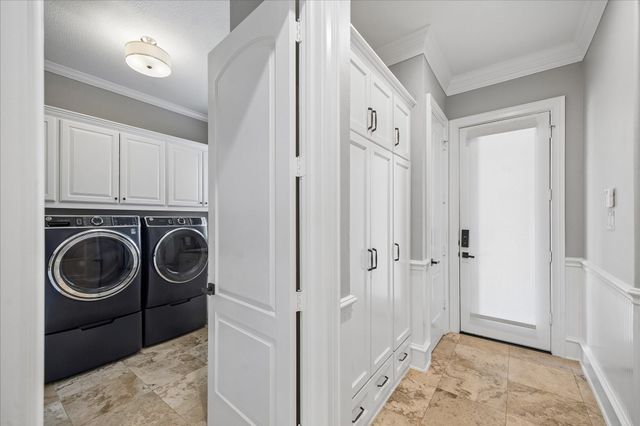 95 W Ambassador Bend, The Woodlands, TX 77382