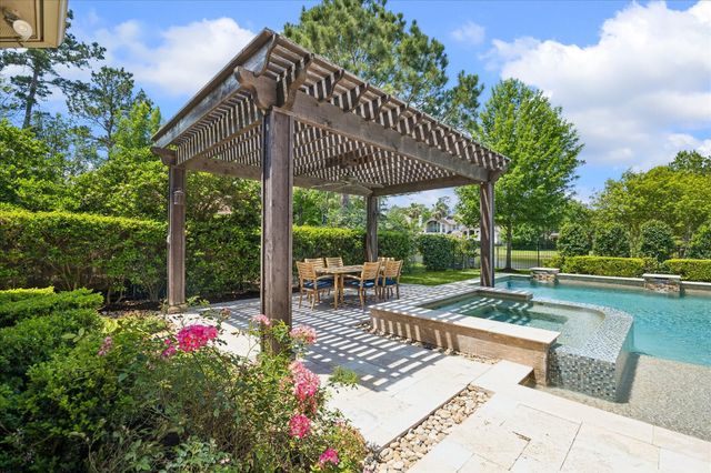 95 W Ambassador Bend, The Woodlands, TX 77382