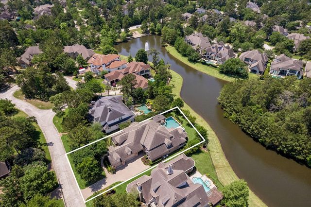 95 W Ambassador Bend, The Woodlands, TX 77382
