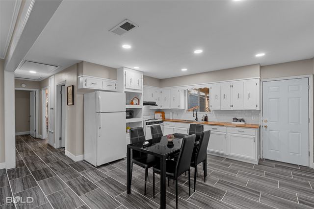 3224 Galaxy Drive, Bossier City, LA 71112