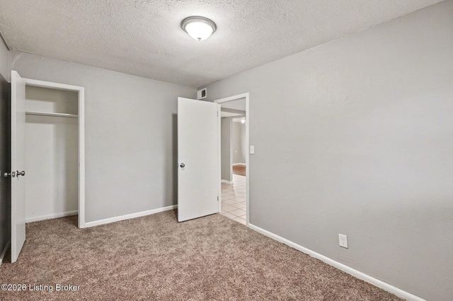 7309 Rainbow Dr, Louisville, KY 40272