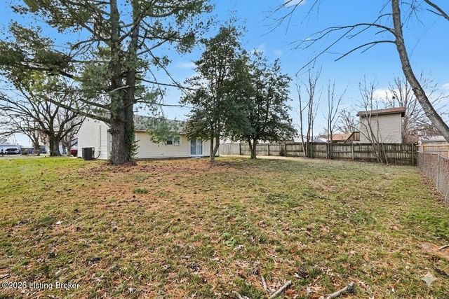 7309 Rainbow Dr, Louisville, KY 40272