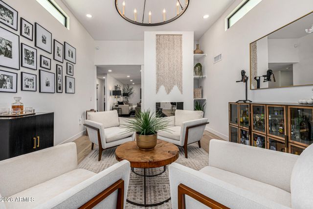 7770 E CAMELBACK Road 11, Scottsdale, AZ 85251