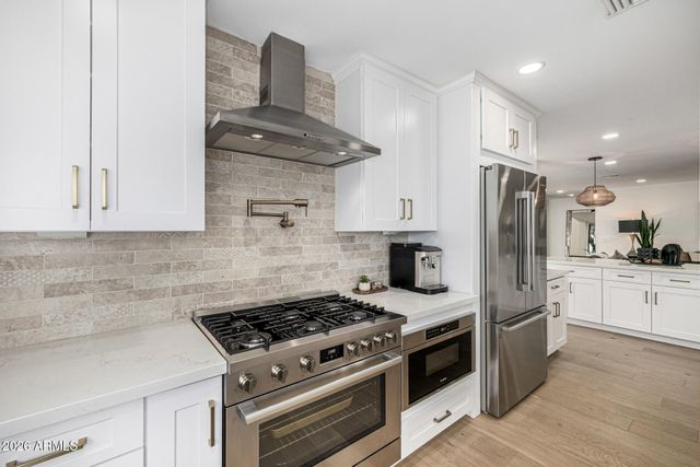 7770 E CAMELBACK Road 11, Scottsdale, AZ 85251