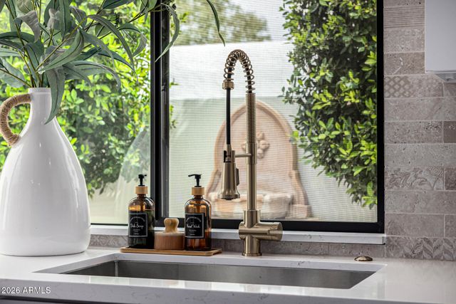 7770 E CAMELBACK Road 11, Scottsdale, AZ 85251