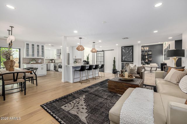 7770 E CAMELBACK Road 11, Scottsdale, AZ 85251