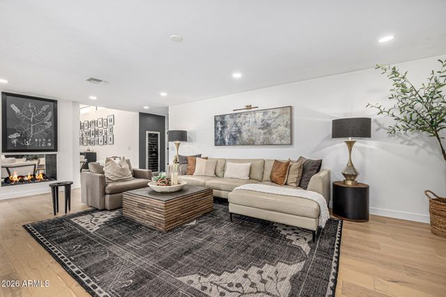 7770 E CAMELBACK Road 11, Scottsdale, AZ 85251