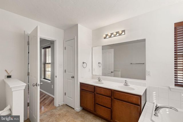 65 W CREST VIEW LN, Gettysburg, PA 17325