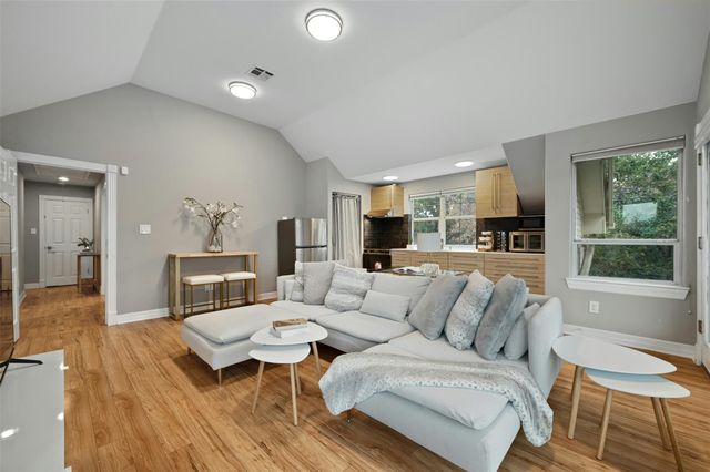 712 Furlong DR, Austin, TX 78746