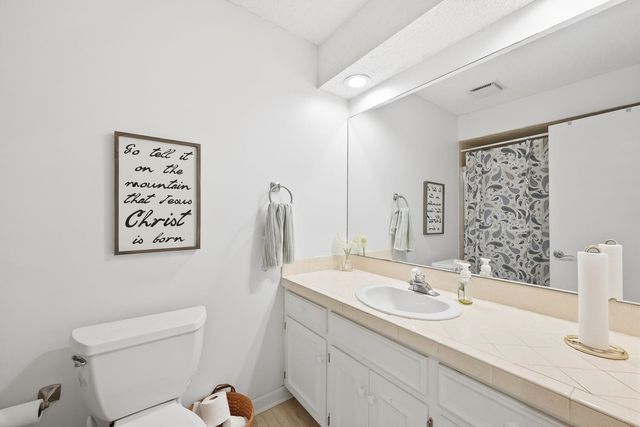 2025 N Broadmoor, Wichita, KS 67206