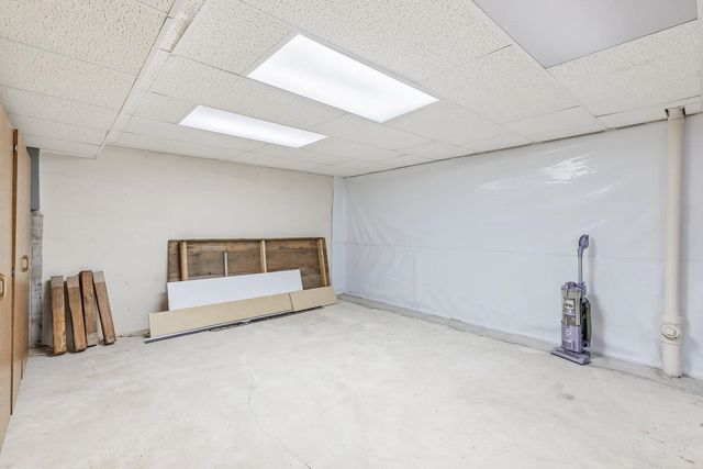 2025 N Broadmoor, Wichita, KS 67206