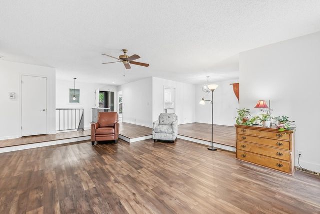 2025 N Broadmoor, Wichita, KS 67206