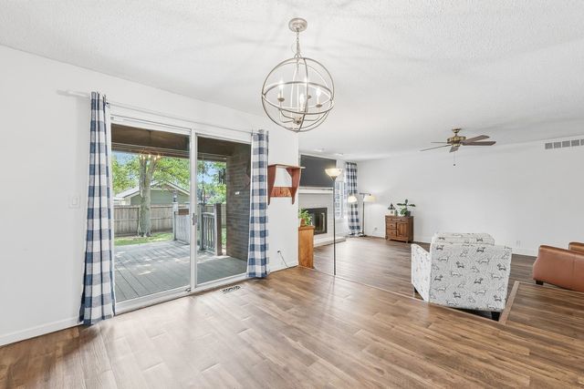 2025 N Broadmoor, Wichita, KS 67206
